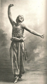 「金の奴隷」に扮したニジンスキー（1910）